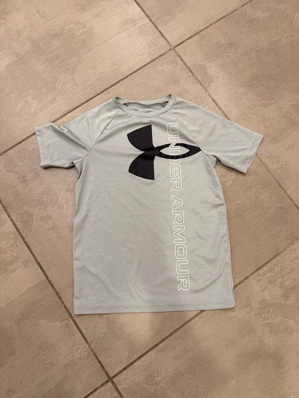Under Armour Youth HeatGear Loose Fit Graphic T-Shirt Size YMD